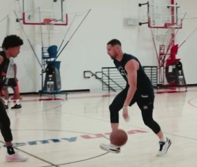 切磋技艺！训练师晒郭昊文与克莱&麦克朗一起训练视频