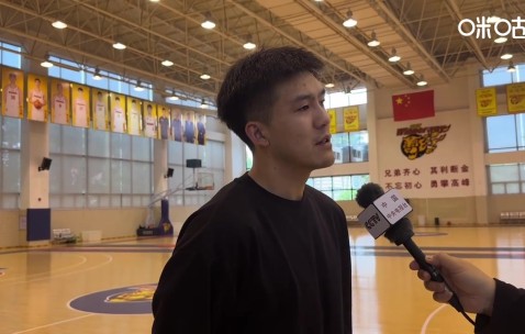 黄荣奇：广东队每个赛季目标都是总冠军 没有动摇过