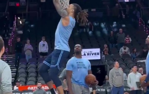 反差? 篮筐上翘 克拉克&JJJ费力修复 埃迪踮起脚轻松解决