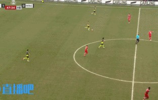 开挂了！马尔穆什近在咫尺的推射，被莱顿东方门将神勇挡出！