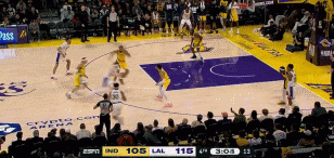 今天是里皇!里夫斯26中14砍生涯新高45分加7板7助3断 正负值+14