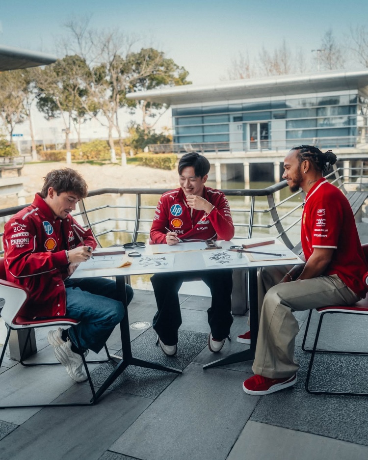 F1总裁:周冠宇有惊人的表现,相信他有一条光明的发展道路