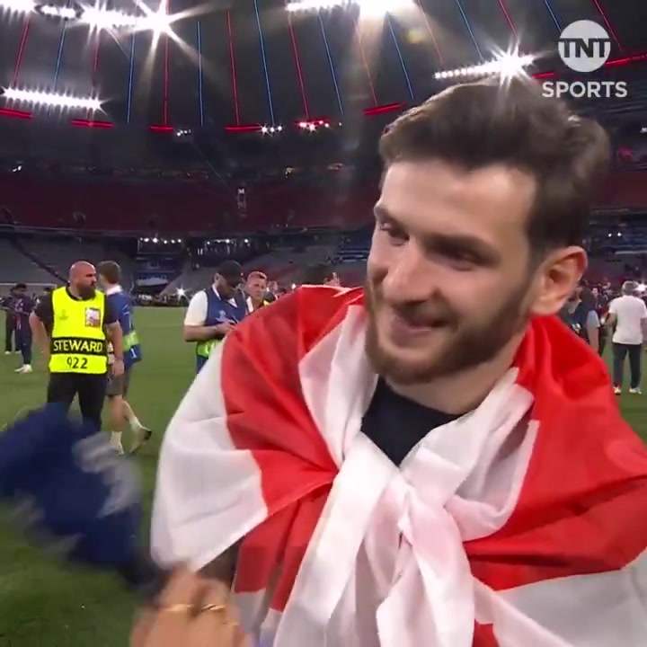 克瓦拉茨赫利亚：问鼎欧冠的感觉无法形容，加盟巴黎是正确选择